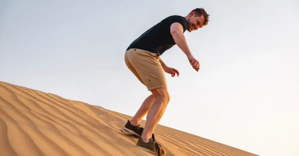 Sandboarding desert safaro